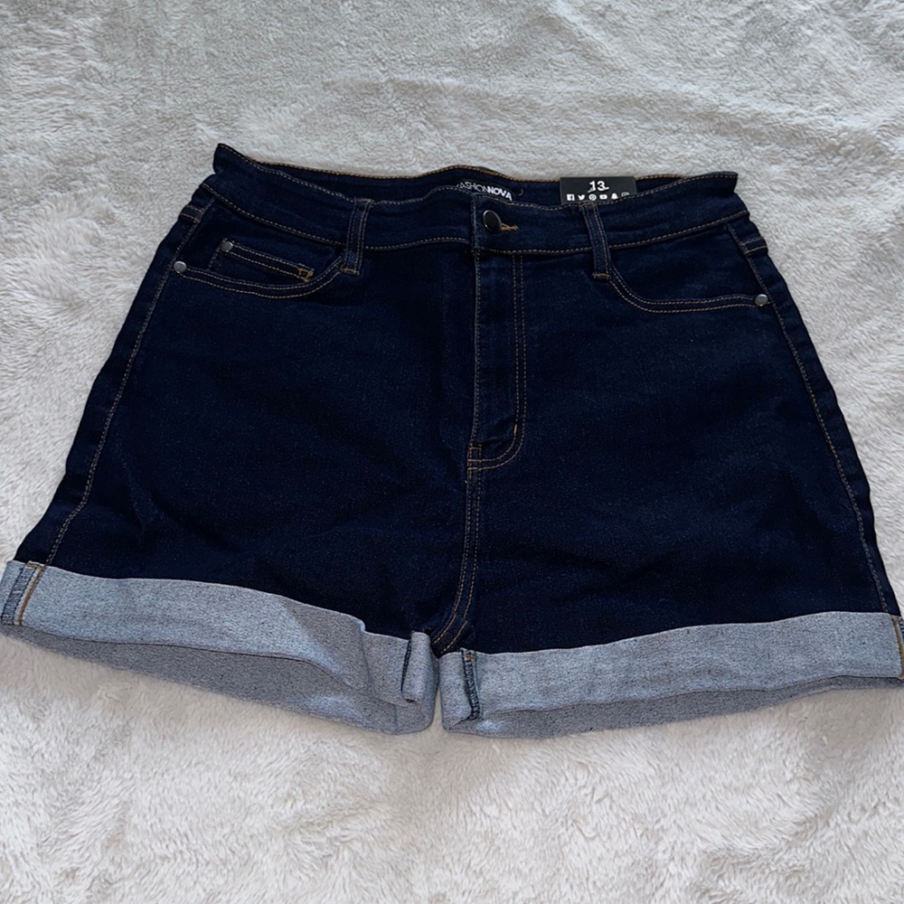 Fashion nova Jean shorts size 13